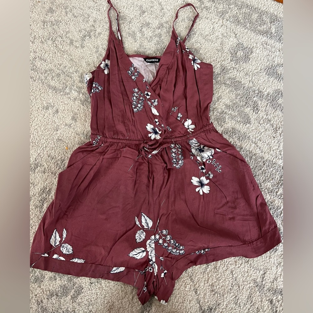 Express Romper, sleeveless size 2
